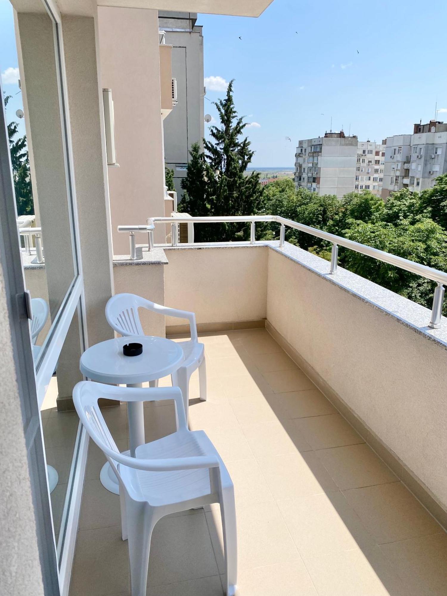 Colourful Apartment For 4 Guests And Free Parking Stara Zagora Luaran gambar